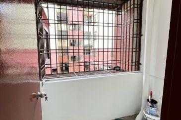 Taman Pulai Utama Flat