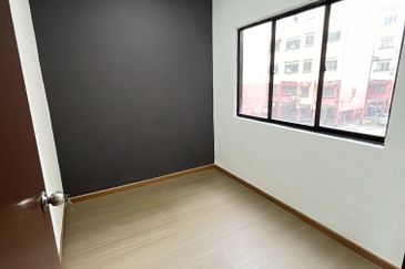 Taman Pulai Utama Flat