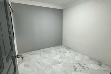 Taman Damai Jaya / Single Storey End Lot / 4Bed 2B