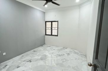 Taman Damai Jaya / Single Storey End Lot / 4Bed 2B