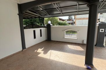 Taman Damai Jaya / Single Storey End Lot / 4Bed 2B