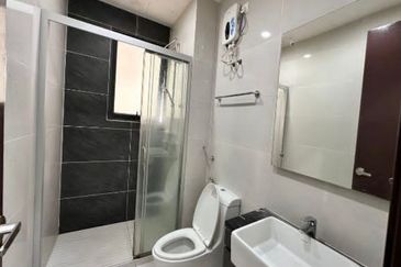 Baypoint @ Country Garden Danga Bay