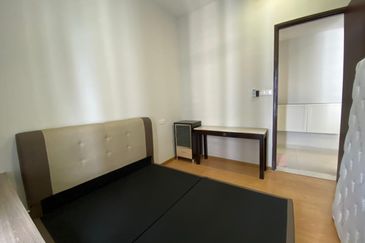 Baypoint @ Country Garden Danga Bay