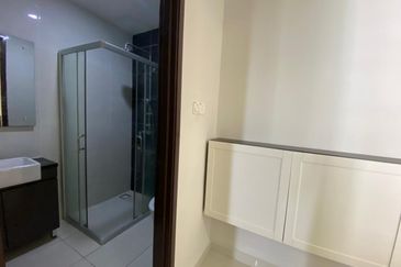 Baypoint @ Country Garden Danga Bay