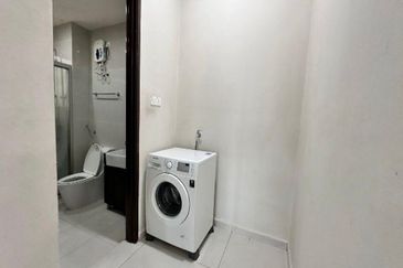 Baypoint @ Country Garden Danga Bay