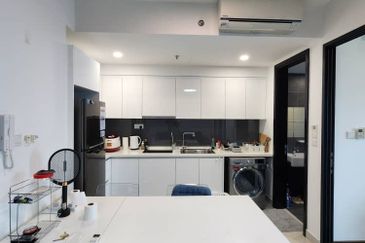 Almas Suites @ Puteri Harbour