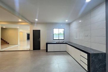 Jalan Bukit Kempas 2/15