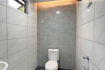 Jalan Bukit Kempas 2/15