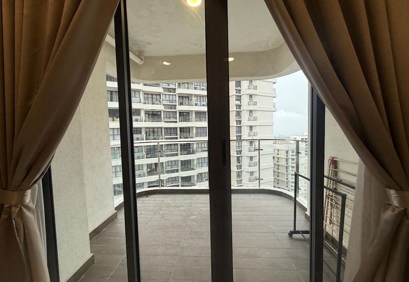 Baypoint @ Country Garden Danga Bay