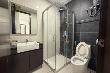 Baypoint @ Country Garden Danga Bay