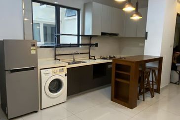 Baypoint @ Country Garden Danga Bay