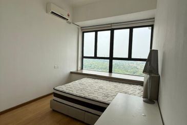 Baypoint @ Country Garden Danga Bay