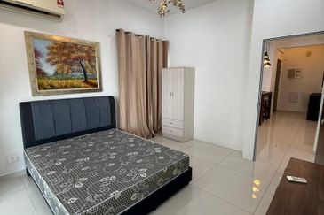 Baypoint @ Country Garden Danga Bay