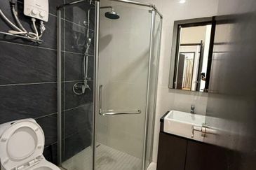 Baypoint @ Country Garden Danga Bay