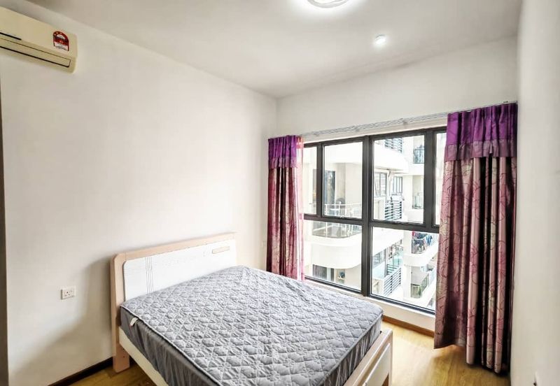 Baypoint @ Country Garden Danga Bay