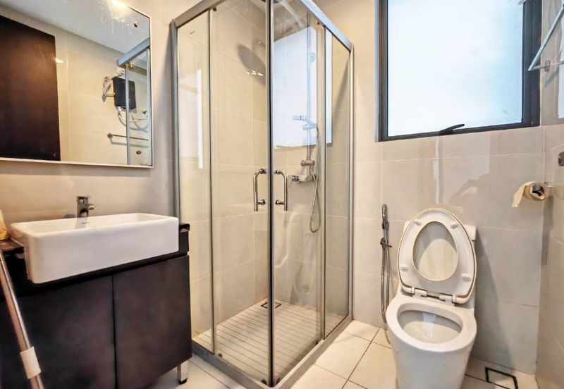 Baypoint @ Country Garden Danga Bay