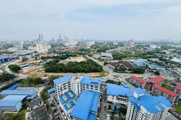 SKS Habitat Apartment, Larkin