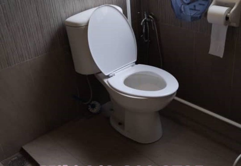 For Sale 3-Storey Terraced House Facing Seaview at Shamrock Beach Villas in Batu Ferringhi.