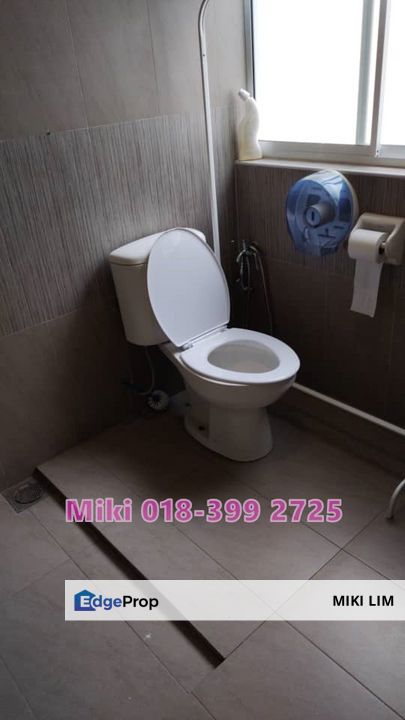 For Sale 3-Storey Terraced House Facing Seaview at Shamrock Beach Villas in Batu Ferringhi., Penang, Batu Ferringhi