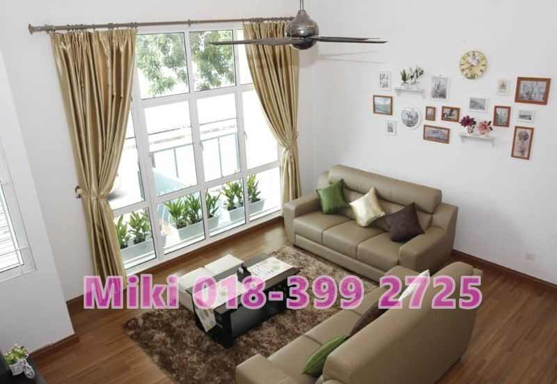 For Sale 3-Storey Terraced House Facing Seaview at Shamrock Beach Villas in Batu Ferringhi.