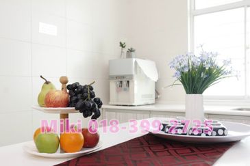 For Sale 3-Storey Terraced House Facing Seaview at Shamrock Beach Villas in Batu Ferringhi.