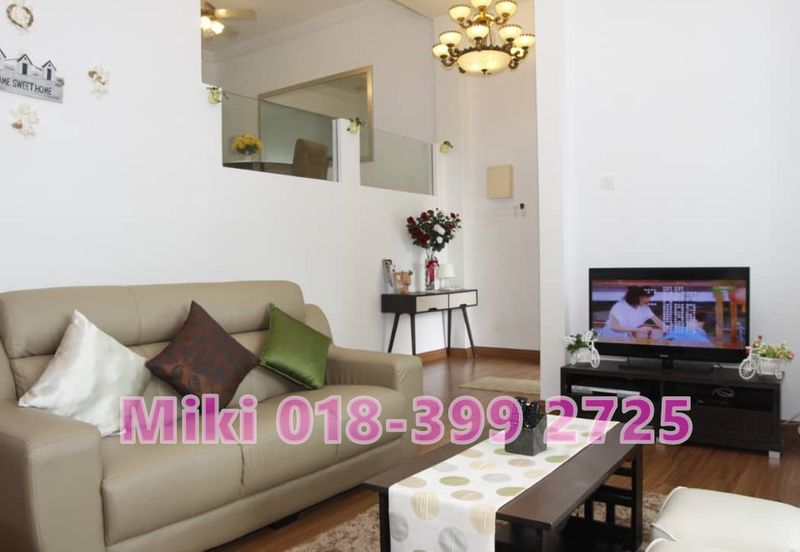 For Sale 3-Storey Terraced House Facing Seaview at Shamrock Beach Villas in Batu Ferringhi.