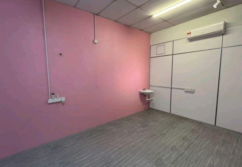 Pusat Perniagaan Maju Jaya