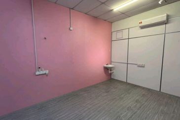 Pusat Perniagaan Maju Jaya