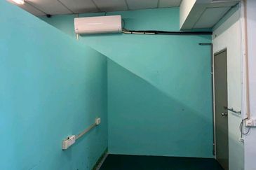 Pusat Perniagaan Maju Jaya