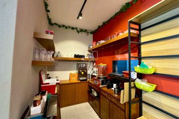 Pusat Perniagaan Maju Jaya