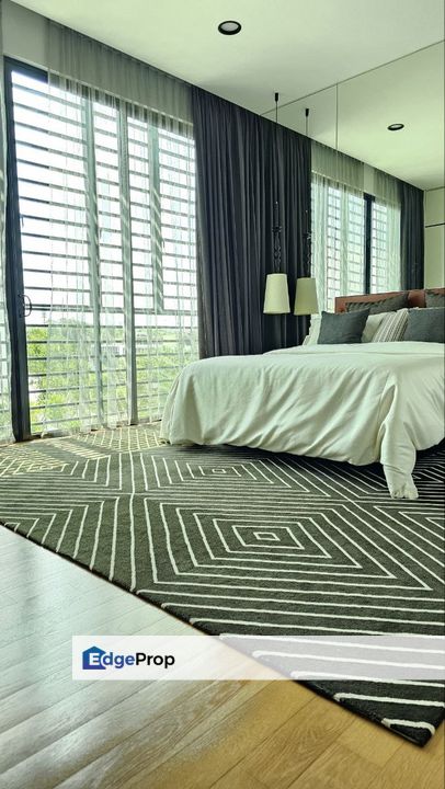 Freehold With Partially Furnished Three Storey Superlink House @ Residensi Bayou For Sale , Johor, Gelang Patah