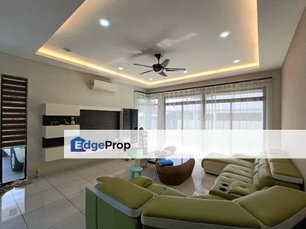 Freehold Partially Renovated Double Storey Cluster House @ The Greens For Sale , Johor, 