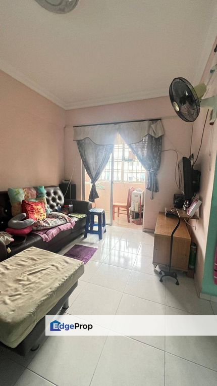 Freehold Partially Renovated B3 Jalan Putra 3 Flat @ Taman Sri Yacoob Skudai For Sale , Johor, Skudai