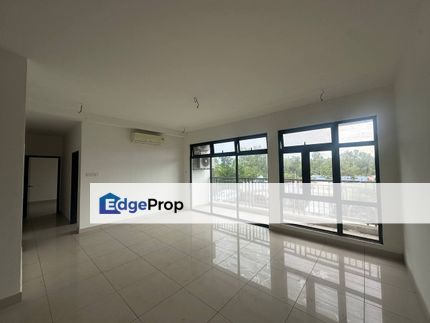 Freehold service apartment at 8escape residence taman perling iskandar puteri, Johor, Johor Bahru