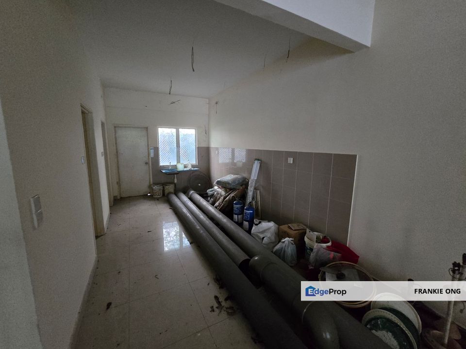 Super Cheap 2.5 Storey House Gated And Guard, Kuala Lumpur, Cheras