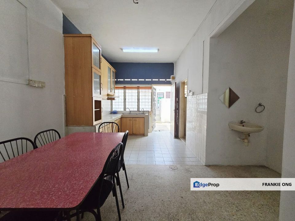 Super Cheap Double Storey Flat Level House Ready For Sale, Kuala Lumpur, Cheras