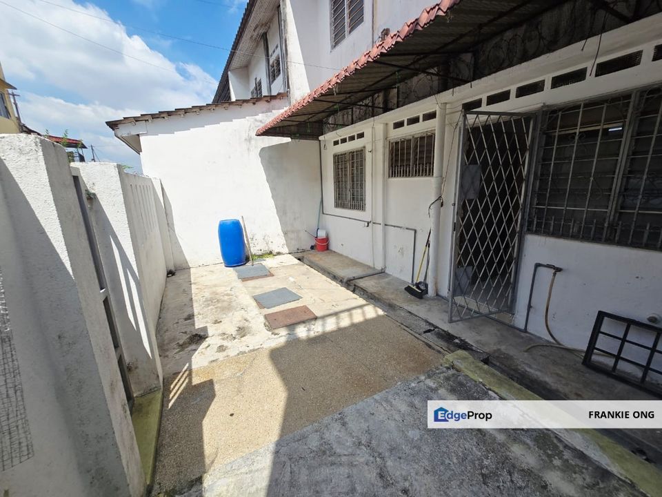 Super Cheap Double Storey Flat Level House Ready For Sale, Kuala Lumpur, Cheras