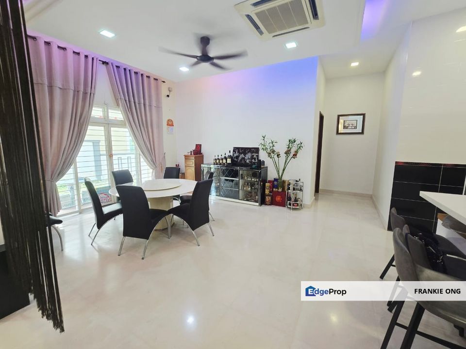 Super Cheap 3 Storey Bungalow House Good Condition Ready For Sale, Selangor, Cheras