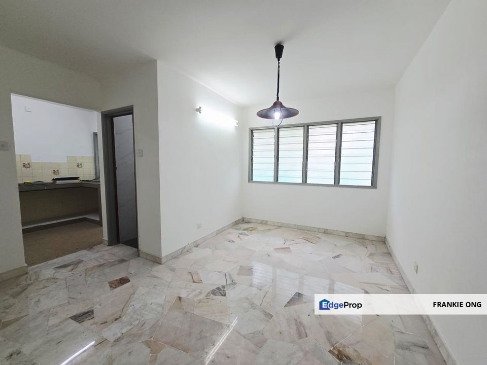 Super Cheap Townhouse Fully Renovated Good Condition, Kuala Lumpur, Cheras
