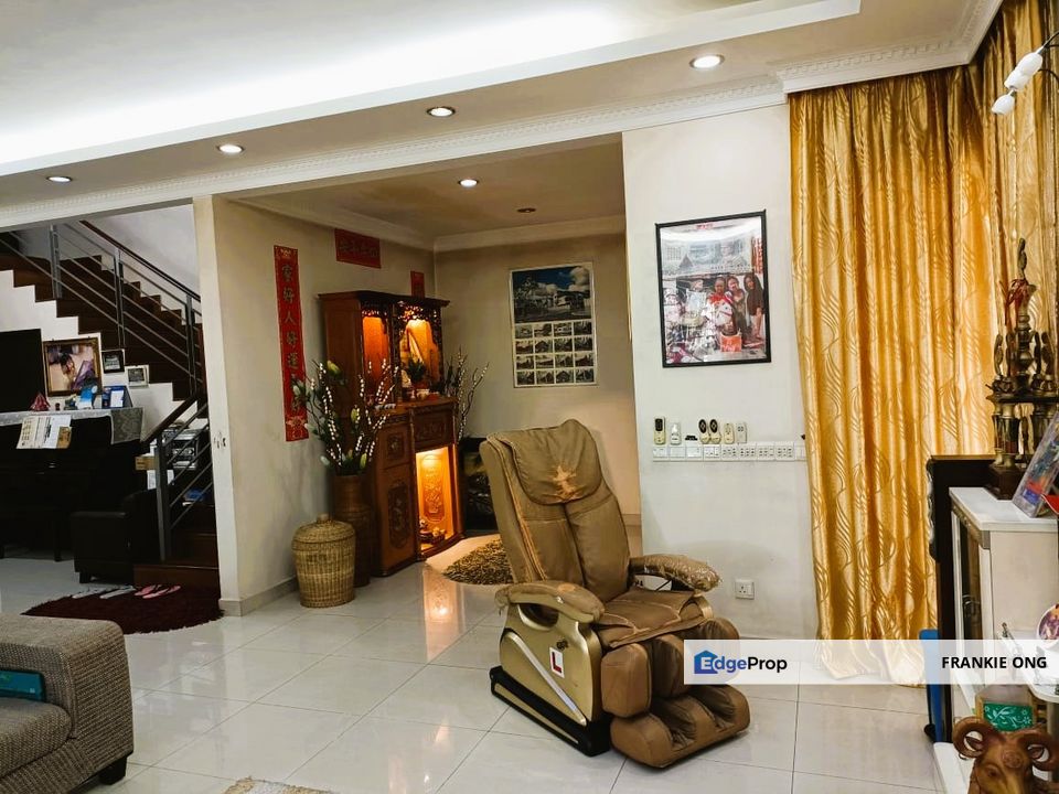 Super Cheap Semi D Fully Renovated Good Condition, Kuala Lumpur, Cheras