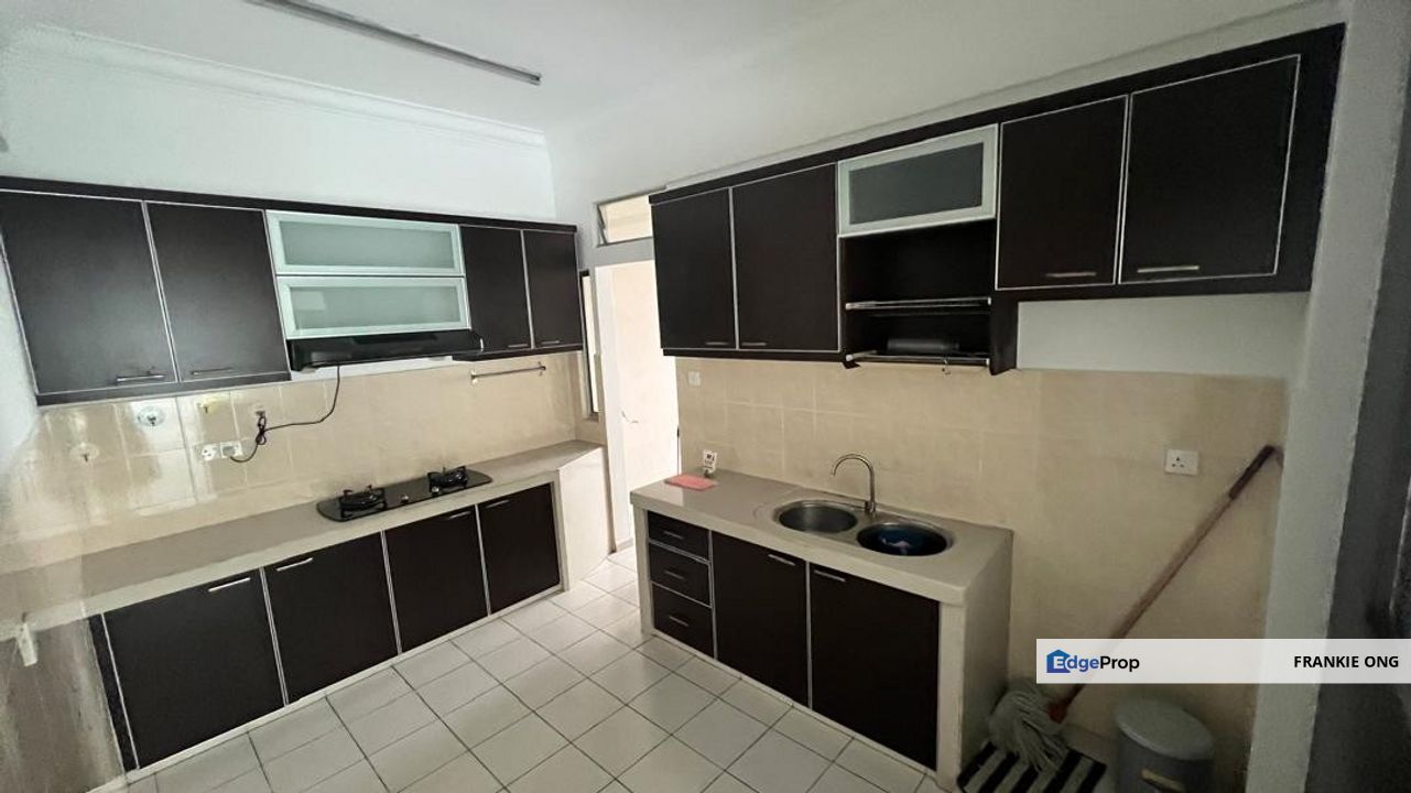 Super Cheap Partially Furnished Unit Good Condition Ready For Sale, Kuala Lumpur, Cheras