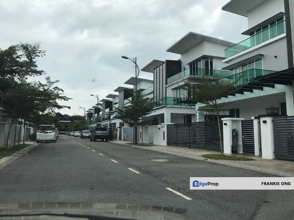 Partially Furnished 3 Storey Semi Detached House Offer Now, Selangor, Cheras