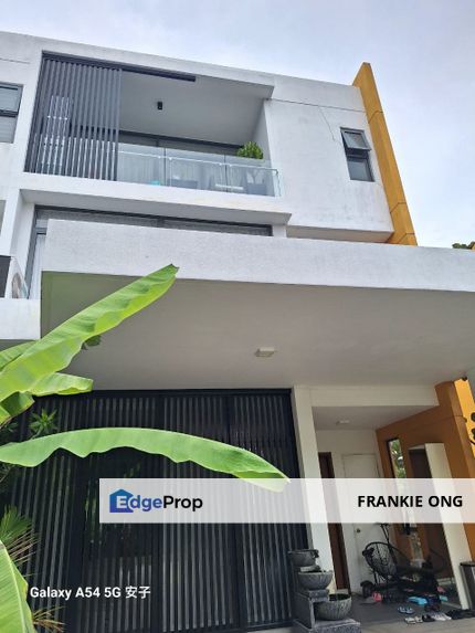 Super Cheap 3 Storey Link House Good Condition, Kuala Lumpur, Sungai Besi