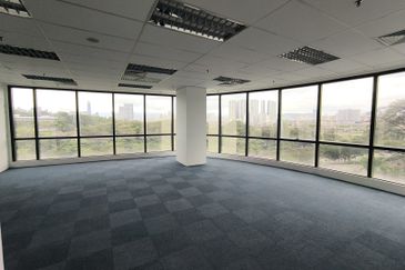 Union Tower Desa Commercial Center office lot for rent by UOA Group.