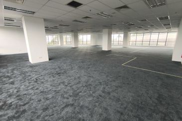 Union Tower Desa Commercial Center office lot for rent by UOA Group.