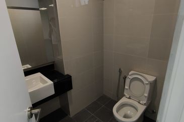 Union Tower Desa Commercial Center office lot for rent by UOA Group.