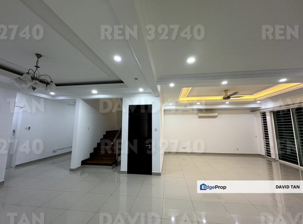 Sakura Usj heights Subang Jaya For Sale 3 Stry Corner Link Newly Paint