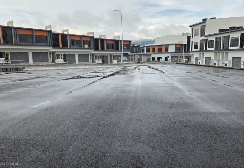 Ikon @ Centrio Seremban 2 facing Big Carpark 1st floor for rent