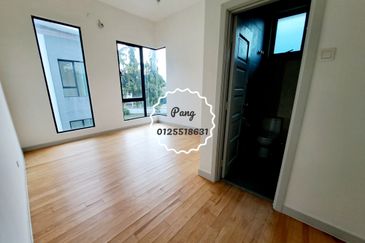 TAMAN DELLINIA (KLANA HEIGHTS @ LAKE GARDEN)