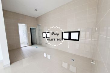 TAMAN DELLINIA (KLANA HEIGHTS @ LAKE GARDEN)